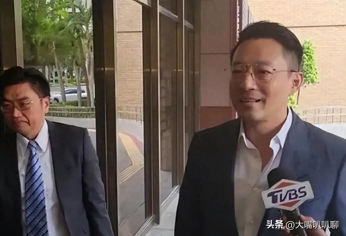 大S黑历史曝光_大S澄清声明分析_明星如何不被挖出小时候黑料呢,