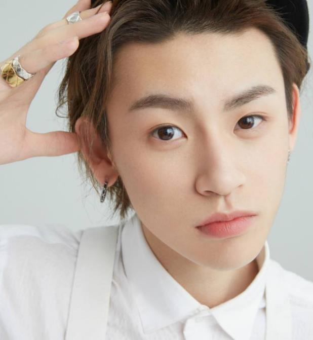 小鬼恋爱被扒事件_小鬼王琳凯黑料_如果你当明星了会被扒出什么黑料,