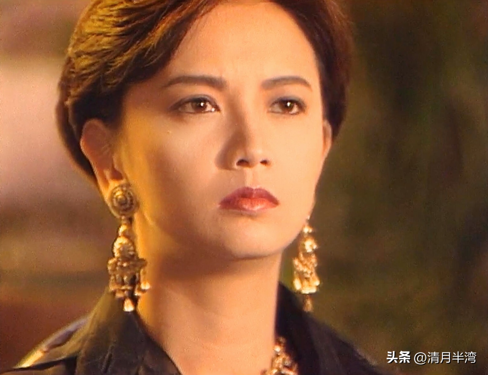 短发 女明星 生_港风女星短发代表_港圈女星短发造型